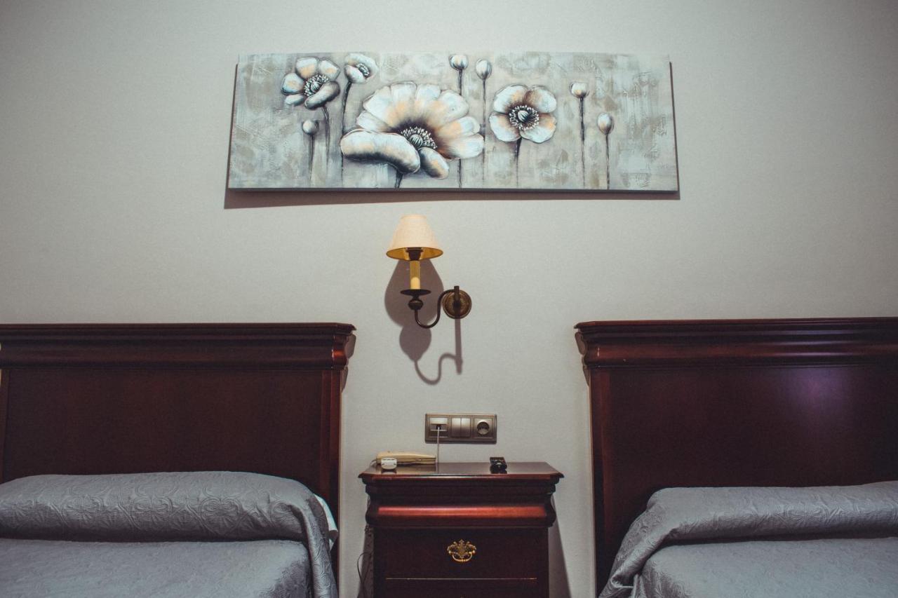 La Morona Hotel โมรอน เด ลา ฟรอนเตรา ภายนอก รูปภาพ