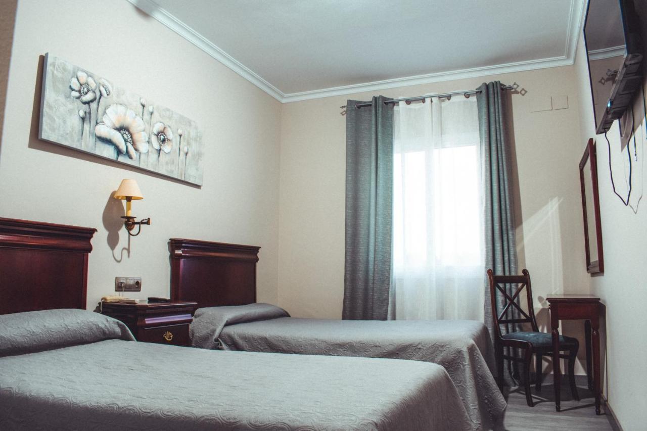 La Morona Hotel โมรอน เด ลา ฟรอนเตรา ภายนอก รูปภาพ