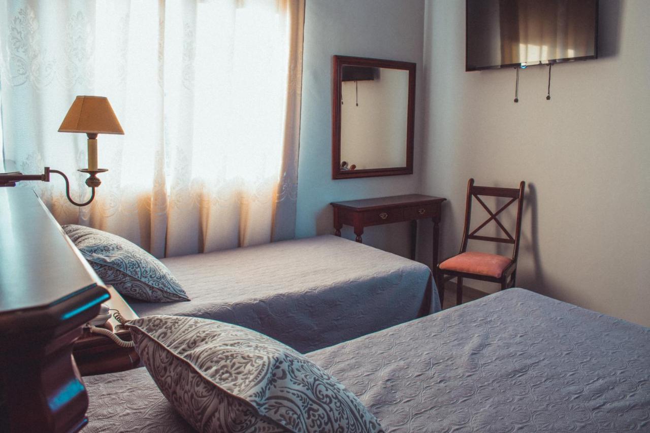 La Morona Hotel โมรอน เด ลา ฟรอนเตรา ภายนอก รูปภาพ