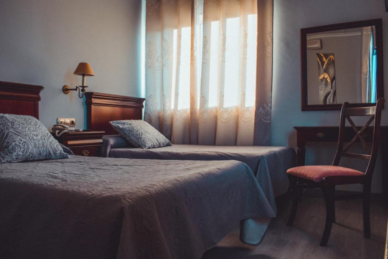La Morona Hotel โมรอน เด ลา ฟรอนเตรา ภายนอก รูปภาพ